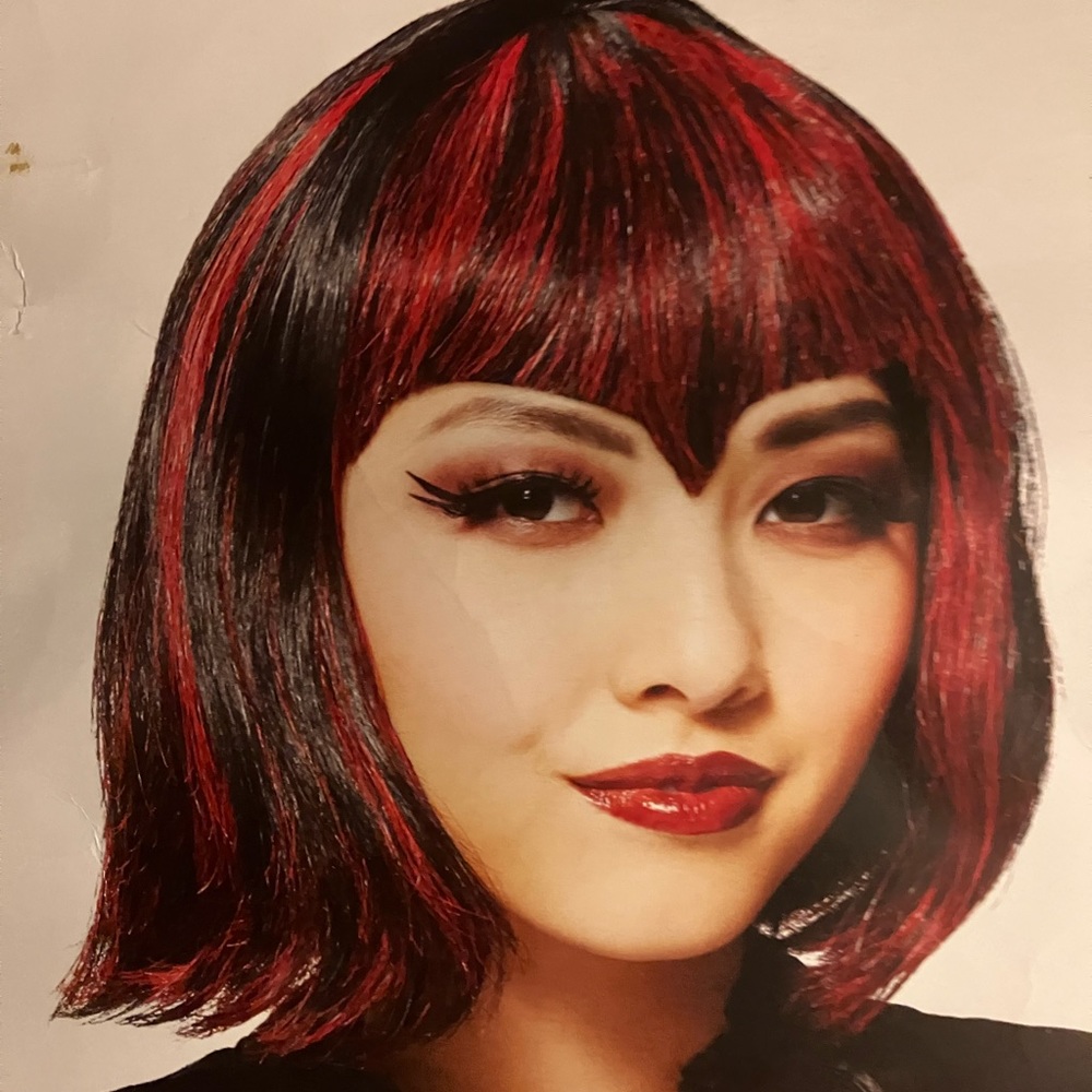 Women’s WIG BOB-Cut Black/Red Adult Size Vampiress GOTH Vampire Cosplay NEW - Picture 2 of 6